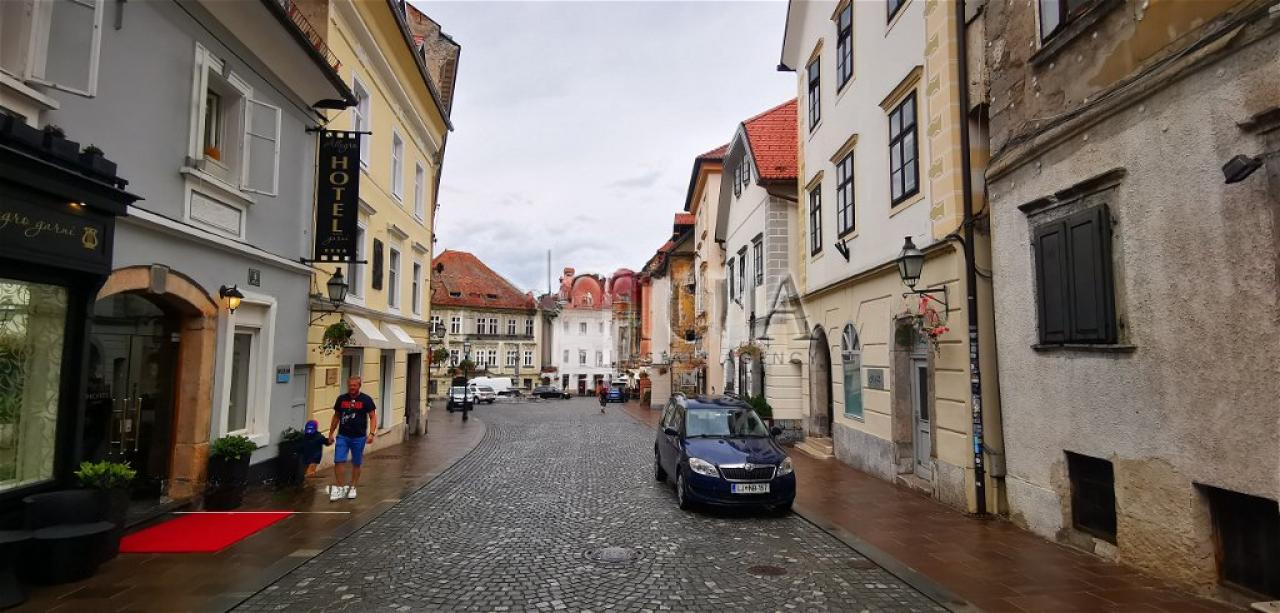 Офис в Любляне, Словения, 70 м² - фото 1