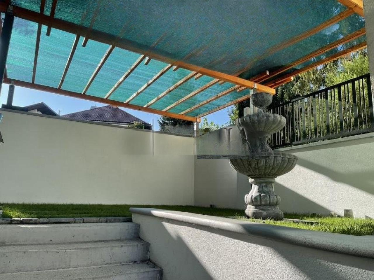 Офис в Любляне, Словения, 225 м² - фото 1