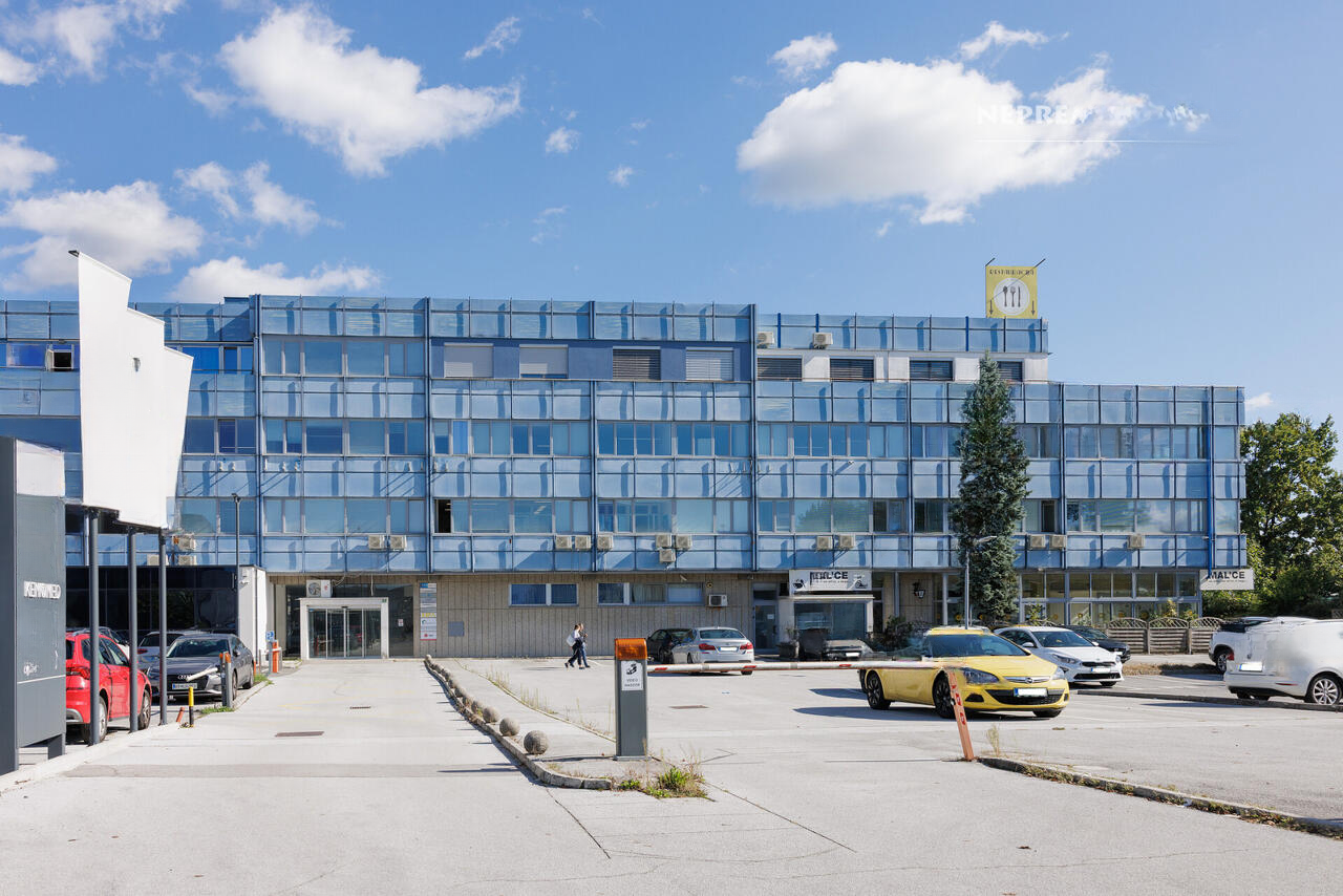 Офис в Любляне, Словения, 573 м² - фото 1