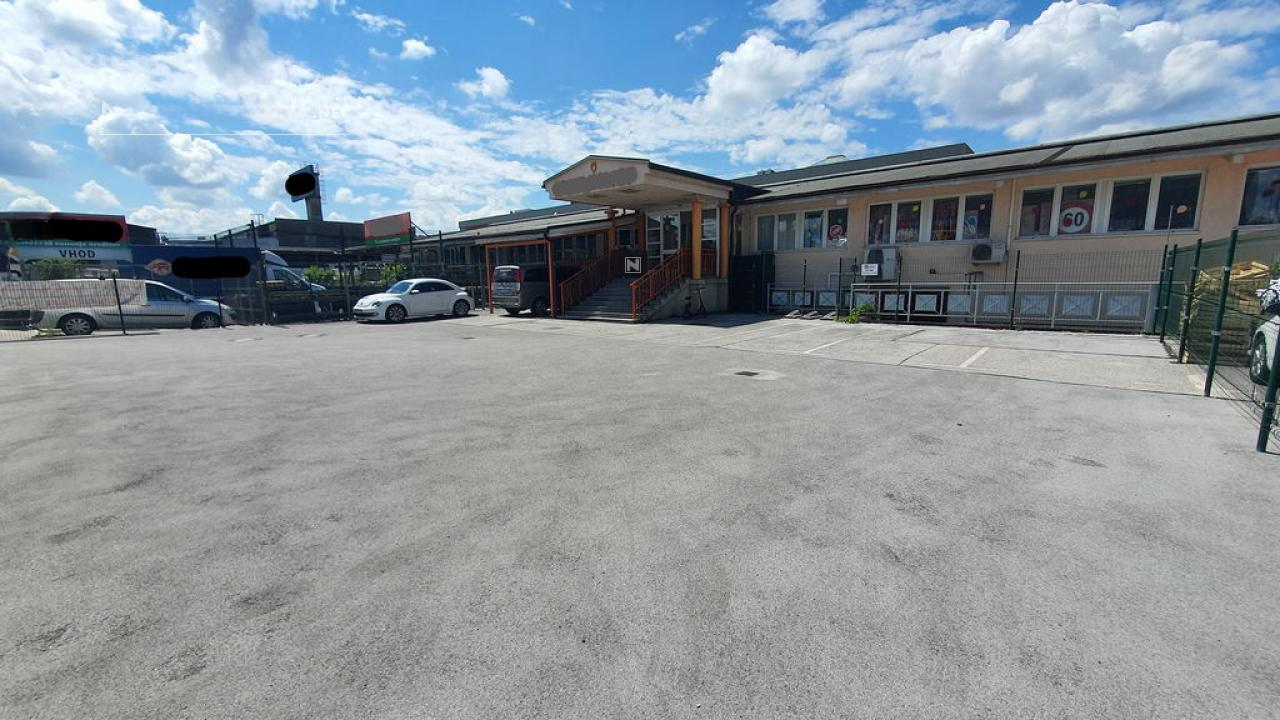 Офис в Любляне, Словения, 1 185 м² - фото 1