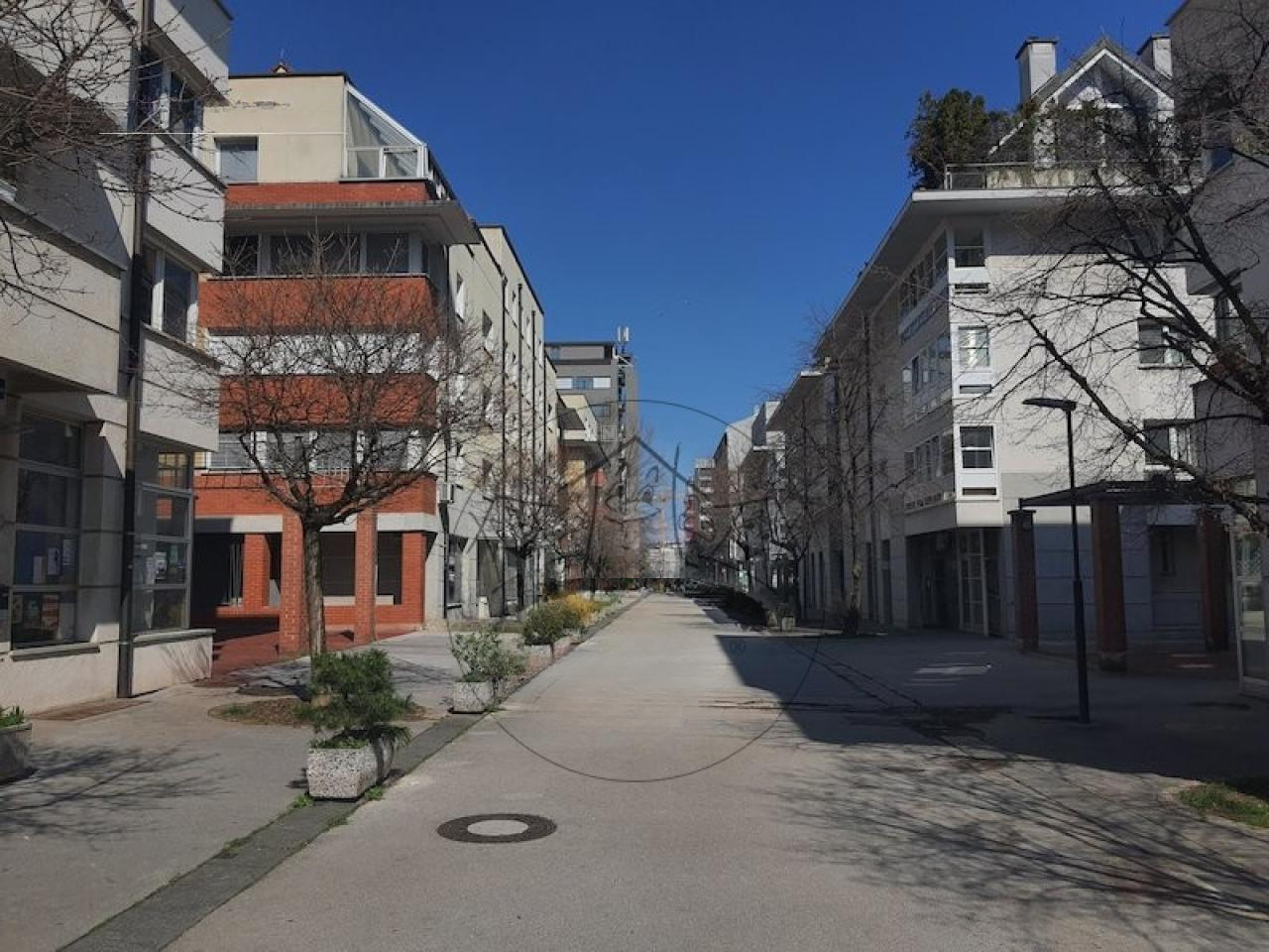 Офис в Любляне, Словения, 94 м² - фото 1
