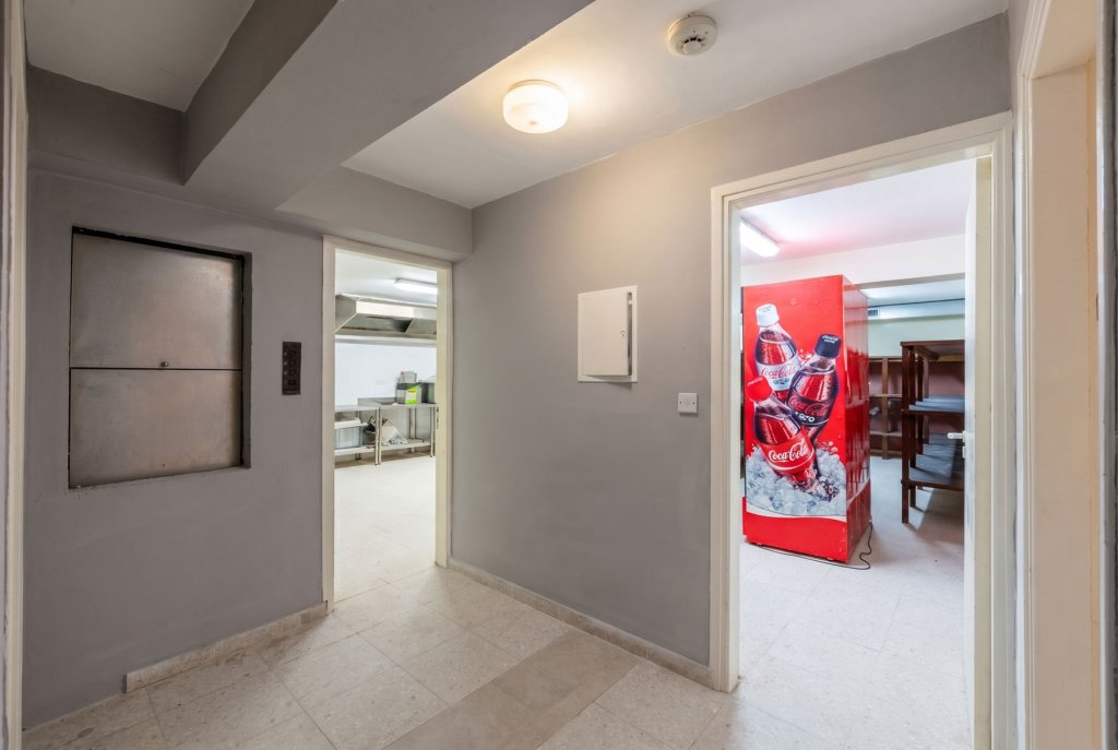 Магазин в Пафосе, Кипр, 609 м² - фото 11