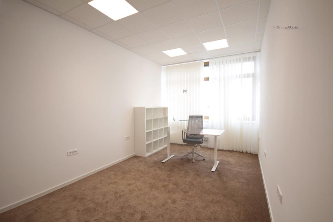 Офис в Любляне, Словения, 28 м² - фото 3