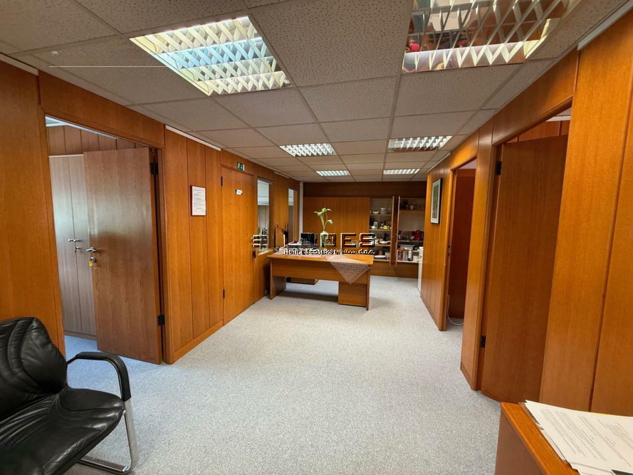 Офис в Любляне, Словения, 950 м² - фото 3