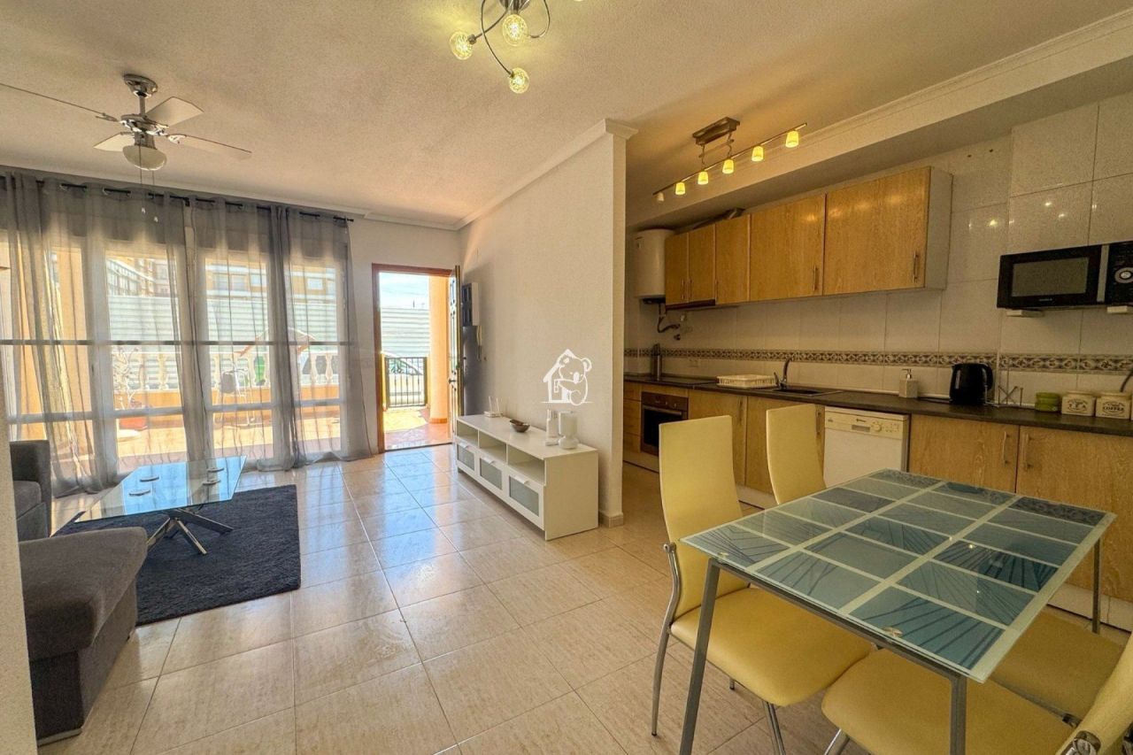 Апартаменты в Рохалесе, Испания, 70 м² - фото 2