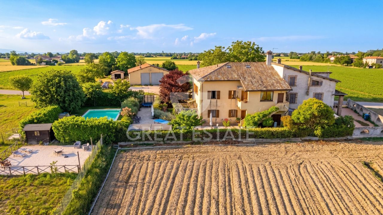 Дом Castel Ritaldi, Италия, 300 м² - фото 1