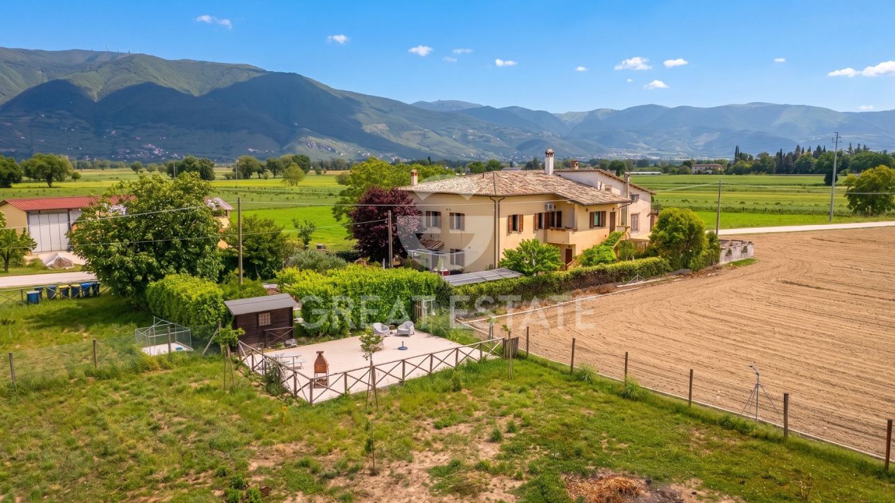 Дом Castel Ritaldi, Италия, 300 м² - фото 2