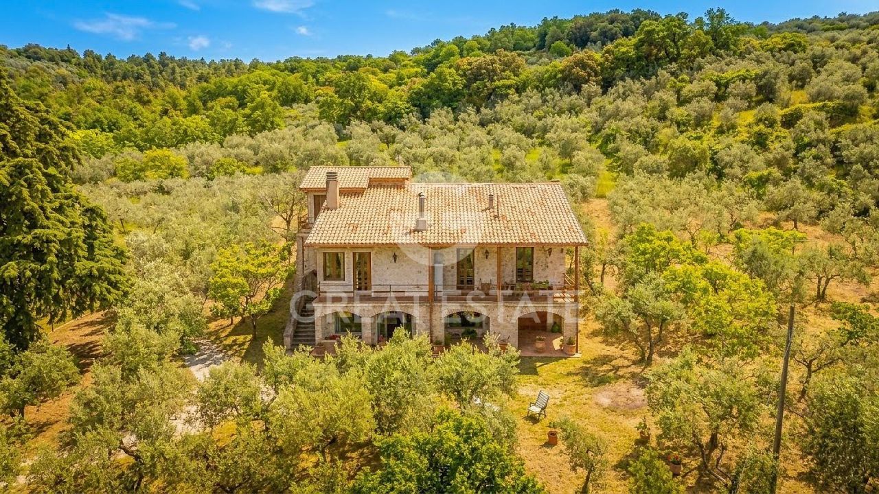Дом в Треви, Италия, 269 м² - фото 3