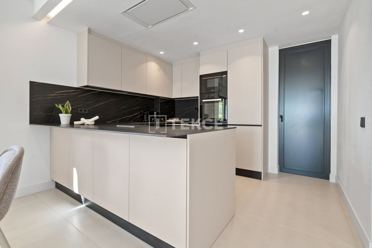 Апартаменты в Эстепоне, Испания, 279 м² - фото 14
