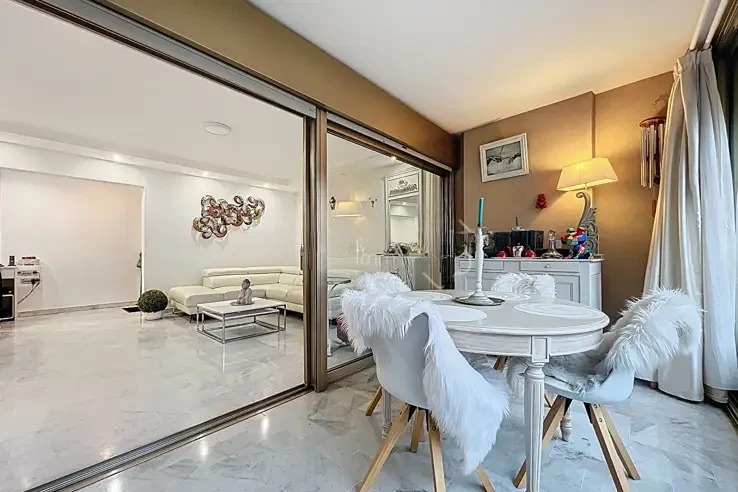 Квартира в Каннах, Франция, 90 м² - фото 1