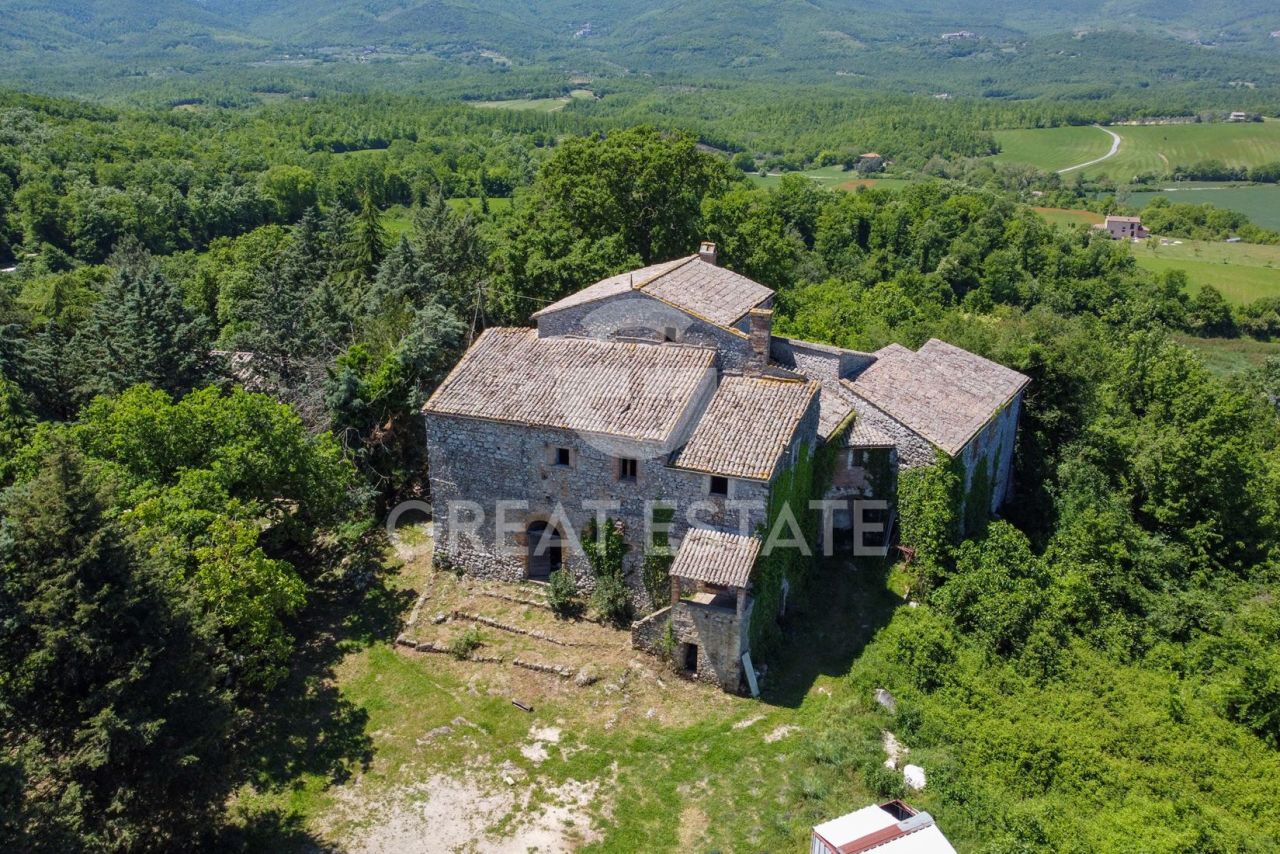 Замок Avigliano Umbro, Италия, 1 720 м² - фото 1
