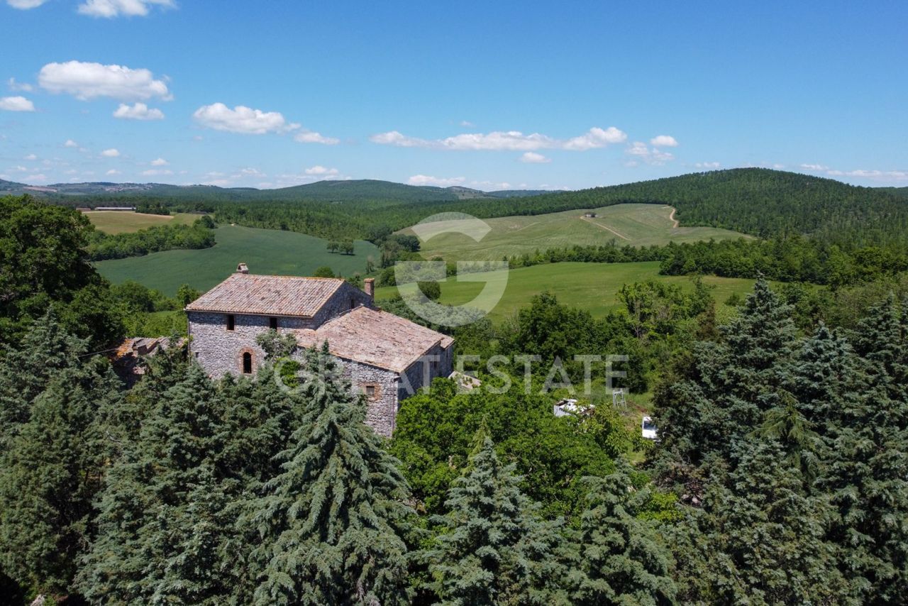 Замок Avigliano Umbro, Италия, 1 720 м² - фото 4