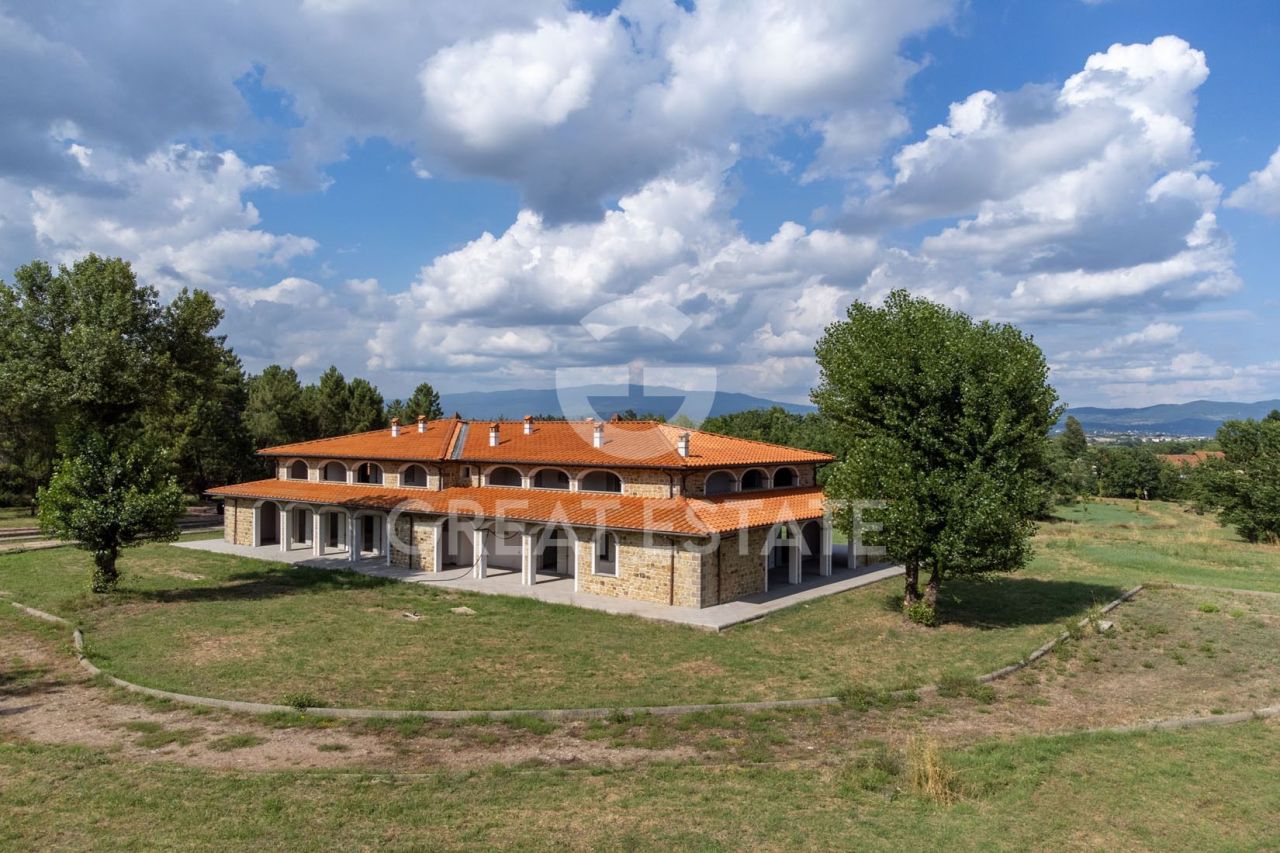Дом в Ареццо, Италия, 925.6 м² - фото 6