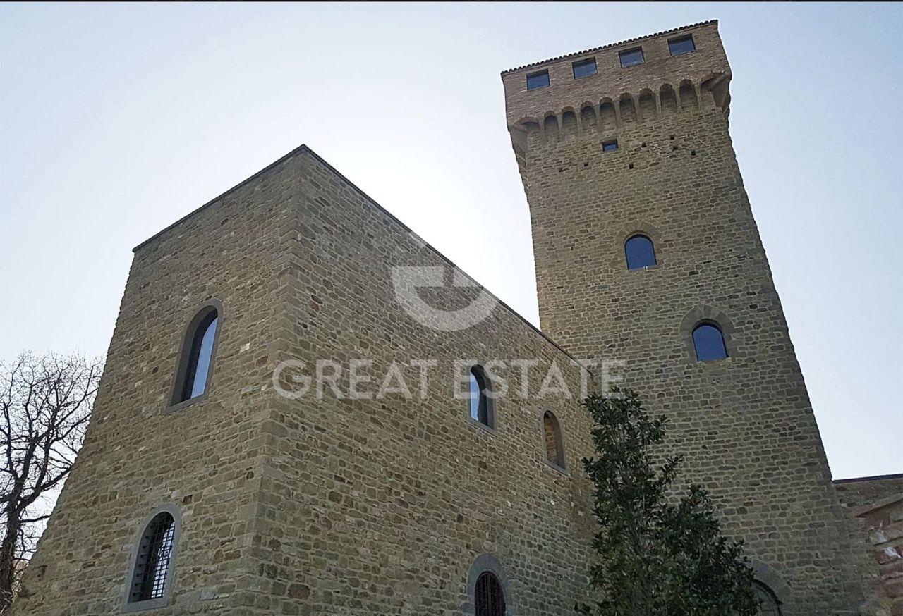 Замок в Пассиньяно-суль-Тразимено, Италия, 1 080 м² - фото 7