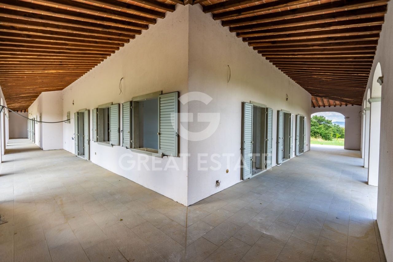 Дом в Ареццо, Италия, 925.6 м² - фото 9