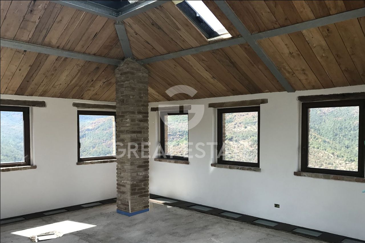 Замок в Пассиньяно-суль-Тразимено, Италия, 1 080 м² - фото 9