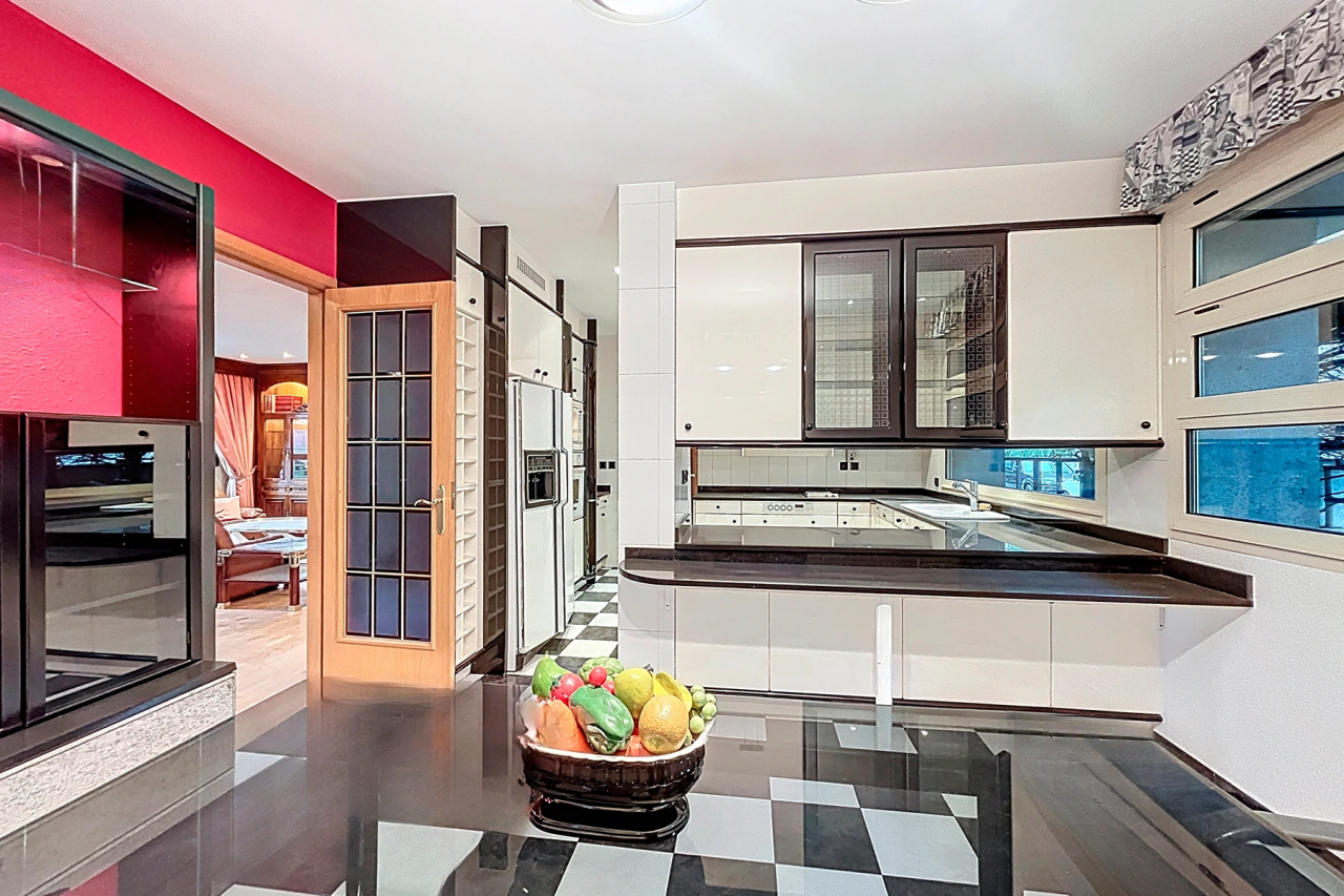 Квартира в Эскальдесе, Андорра, 1 000 м² - фото 11