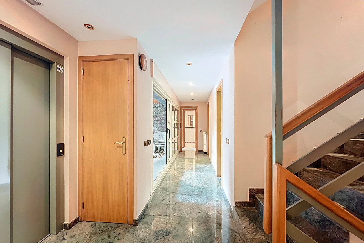 Квартира в Эскальдесе, Андорра, 1 000 м² - фото 13