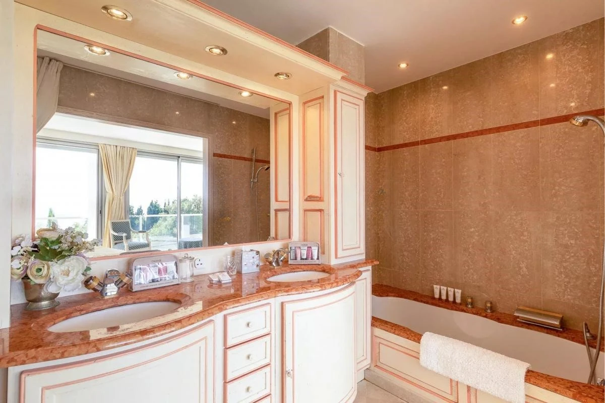 Квартира в Каннах, Франция, 320 м² - фото 13