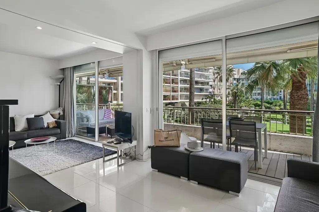 Квартира в Каннах, Франция, 88 м² - фото 1