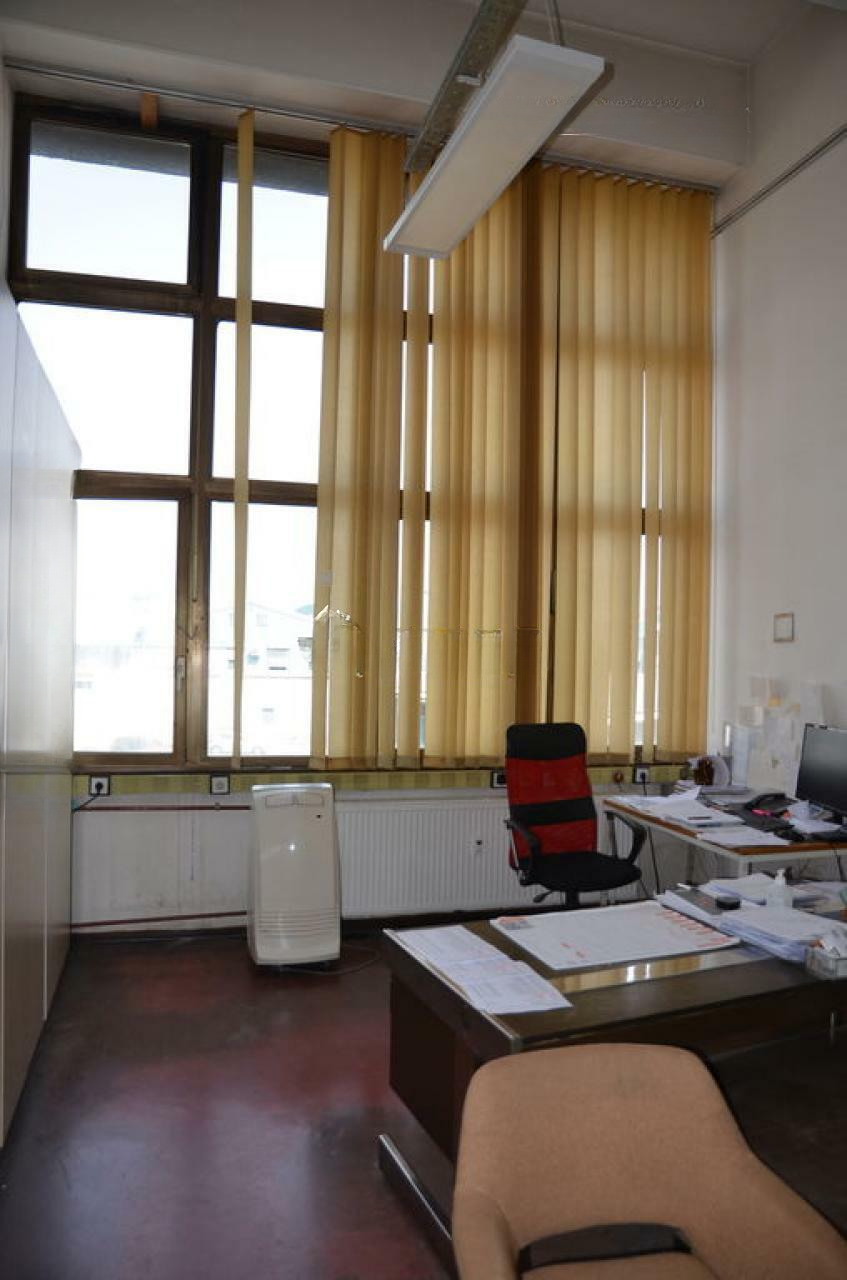 Офис в Любляне, Словения, 1 500 м² - фото 1