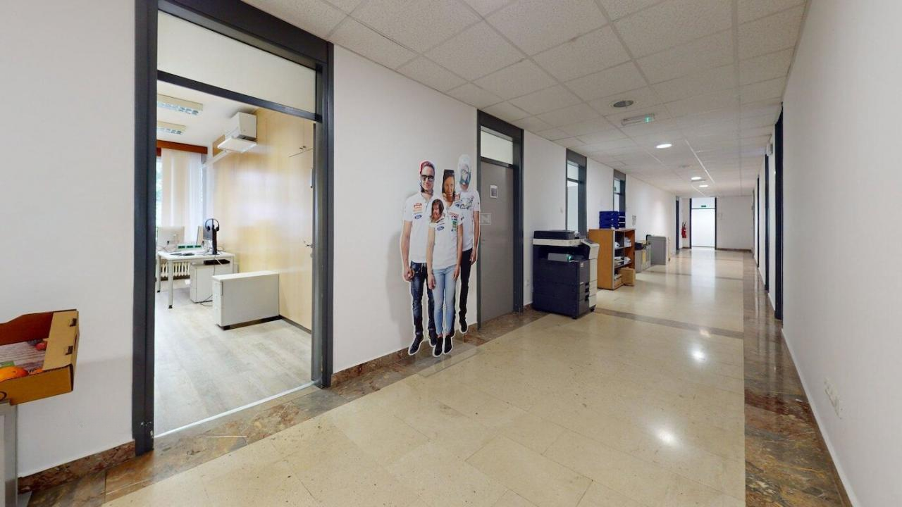 Офис в Любляне, Словения, 1 203 м² - фото 1