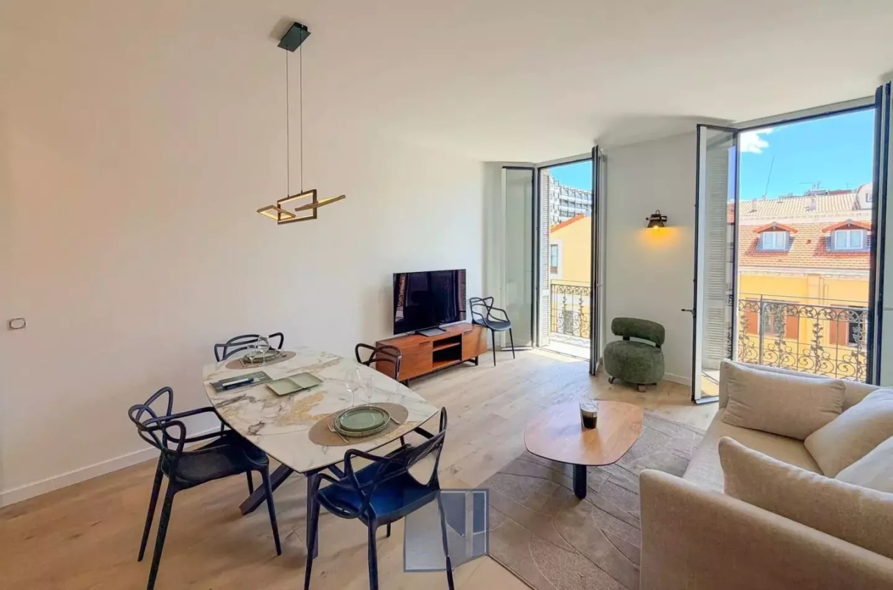Квартира в Каннах, Франция, 85 м² - фото 1