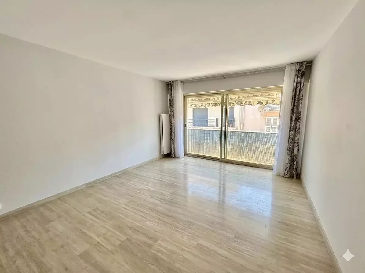 Квартира в Каннах, Франция, 33 м² - фото 2