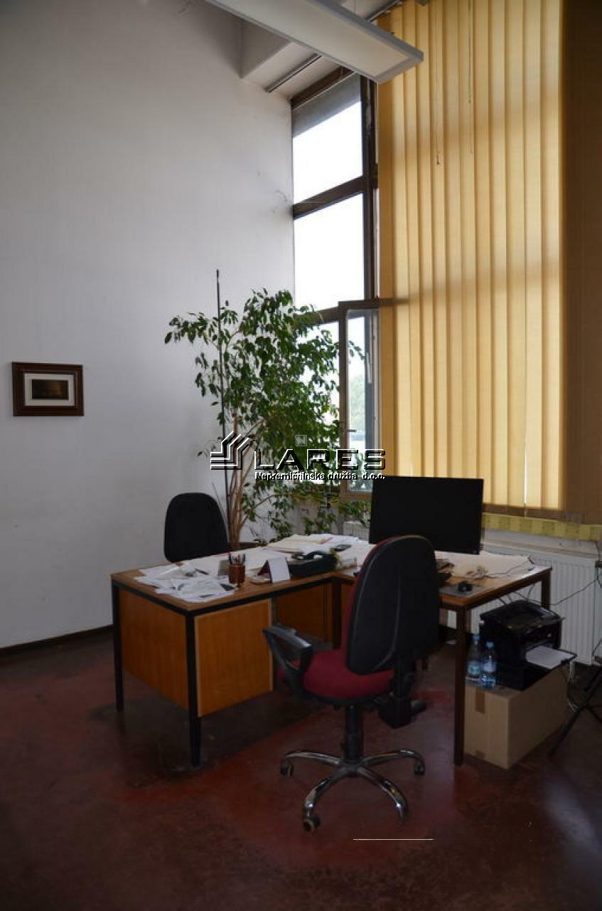 Офис в Любляне, Словения, 1 500 м² - фото 2