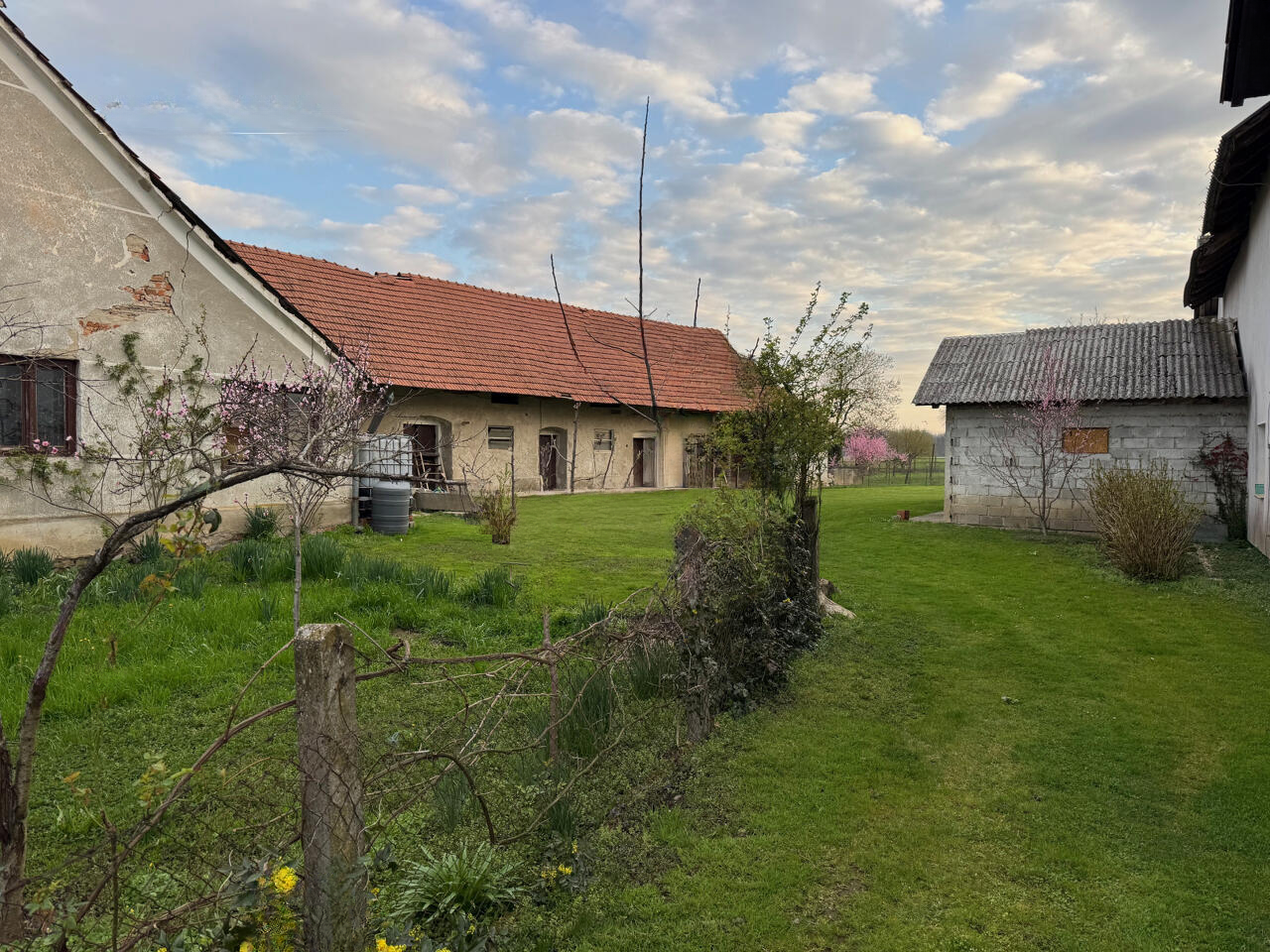 Ферма в Лютомере, Словения, 7 500 м² - фото 3