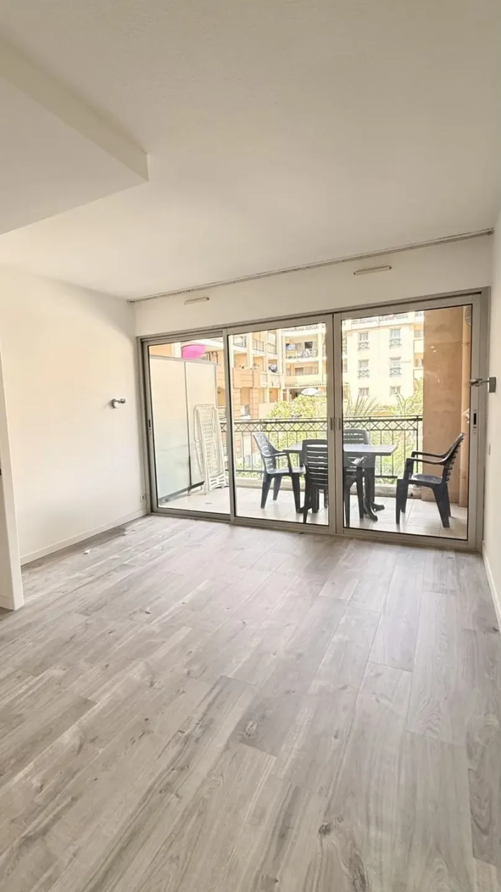 Квартира в Каннах, Франция, 26 м² - фото 8