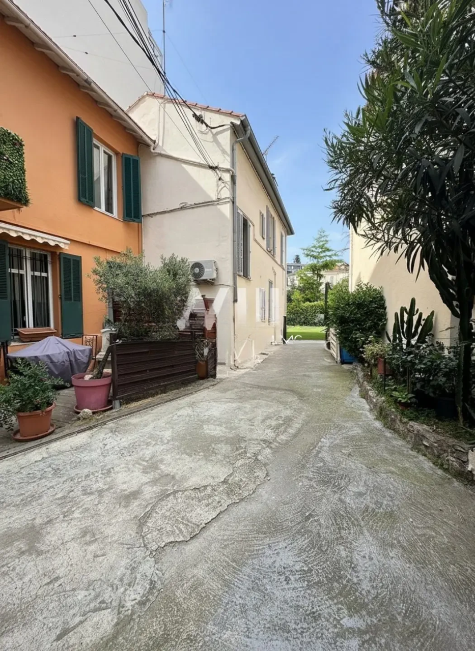 Квартира в Каннах, Франция, 88 м² - фото 2
