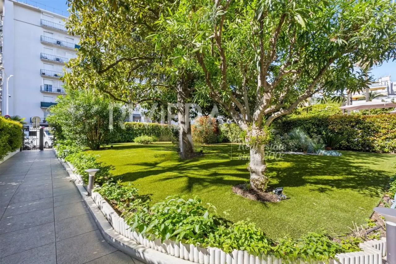 Квартира в Каннах, Франция, 11 м² - фото 8