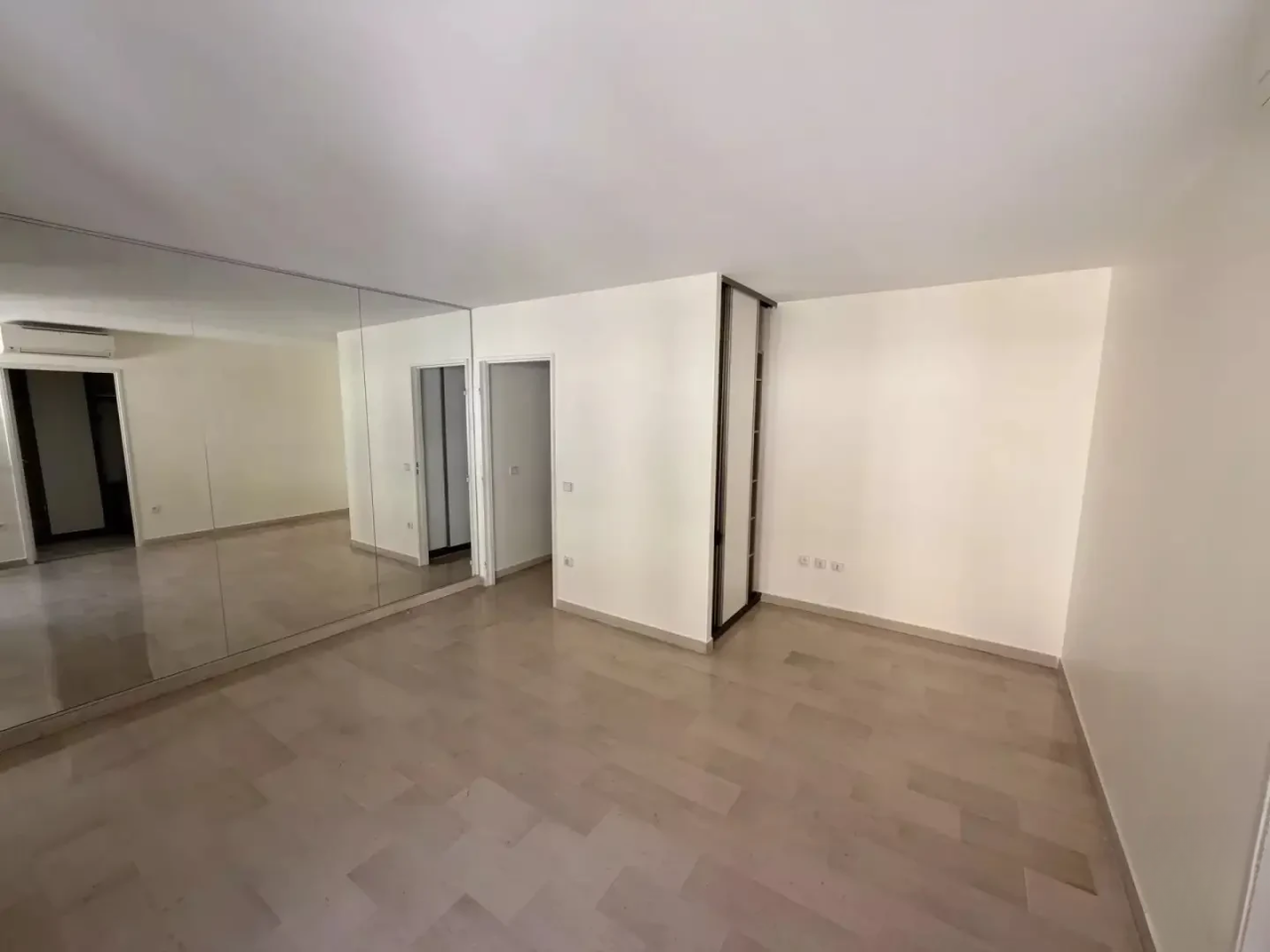 Квартира в Каннах, Франция, 33 м² - фото 1