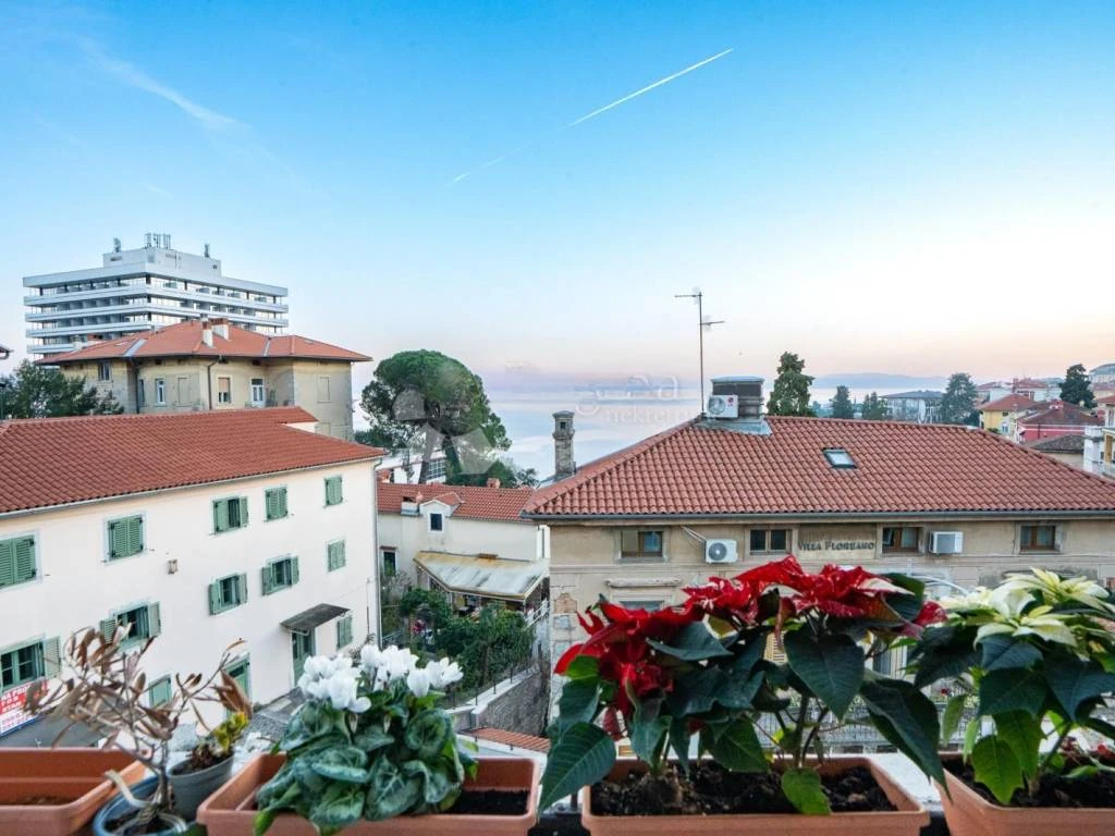 Квартира в Опатии, Хорватия, 80 м² - фото 1