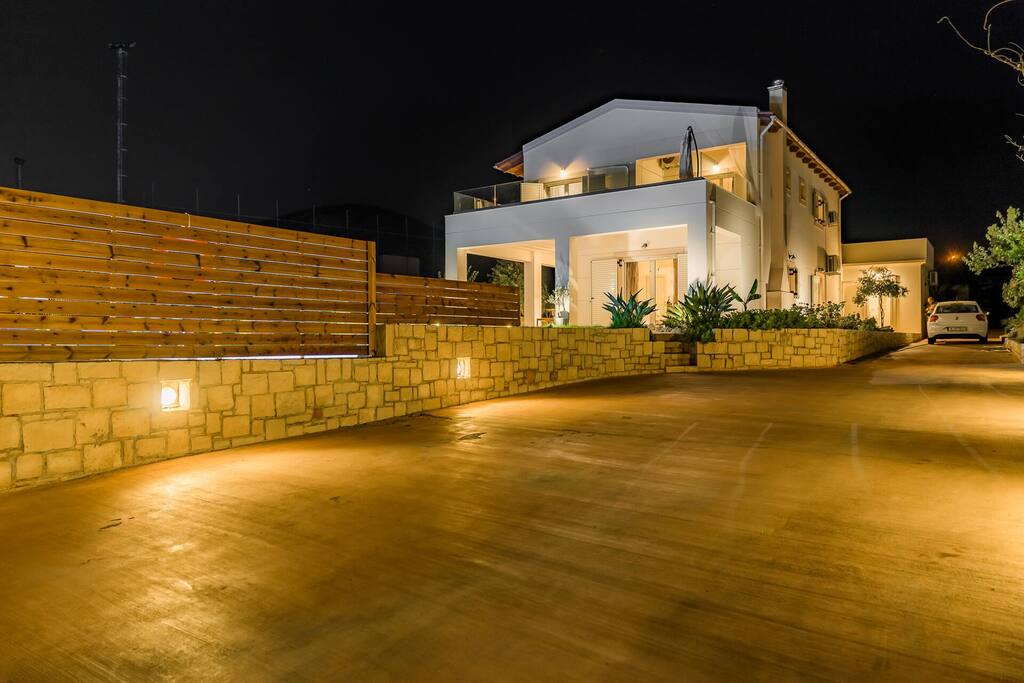 Вилла в Ираклионе, Греция, 287 м² - фото 2