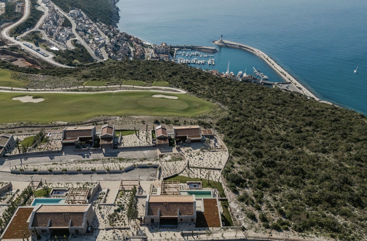 Вилла на полуострове Луштица, Черногория, 344 м² - фото 1