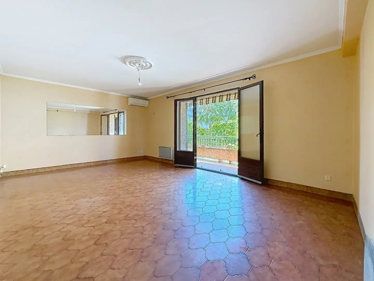 Квартира в Каннах, Франция, 69 м² - фото 1