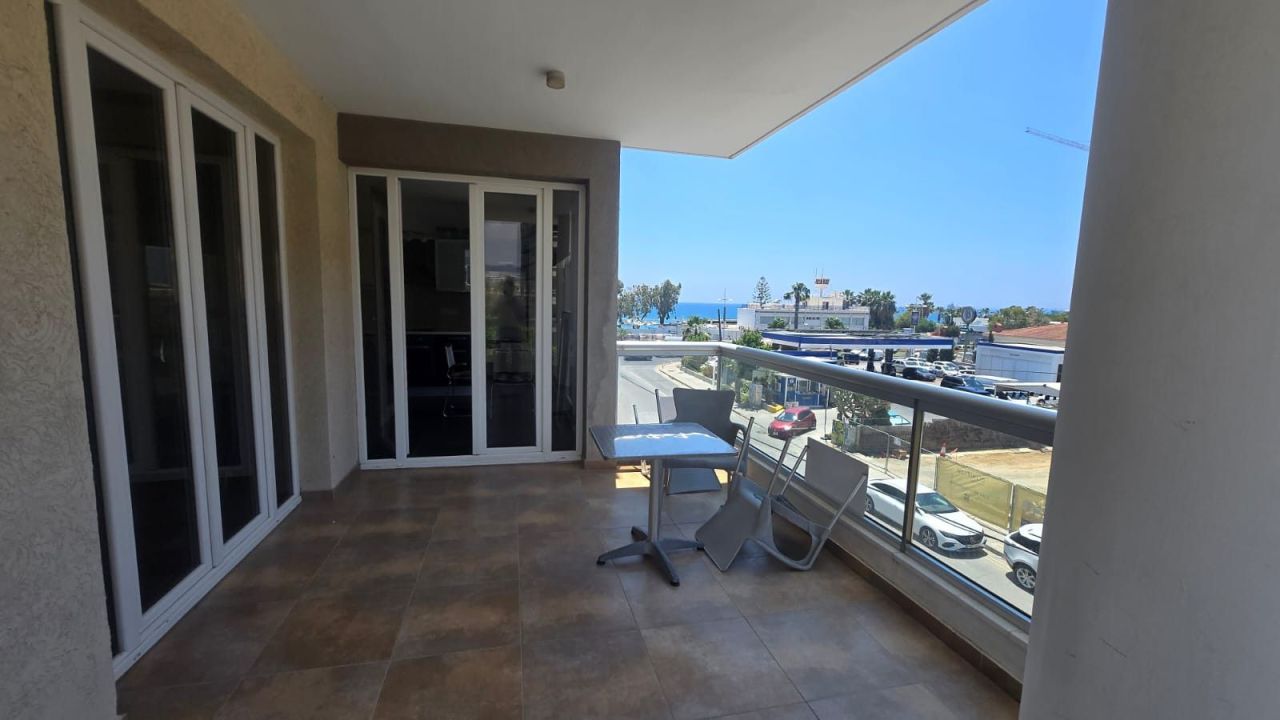 Апартаменты Agios Athanasios - Tourist Area, Кипр, 98 м² - фото 1