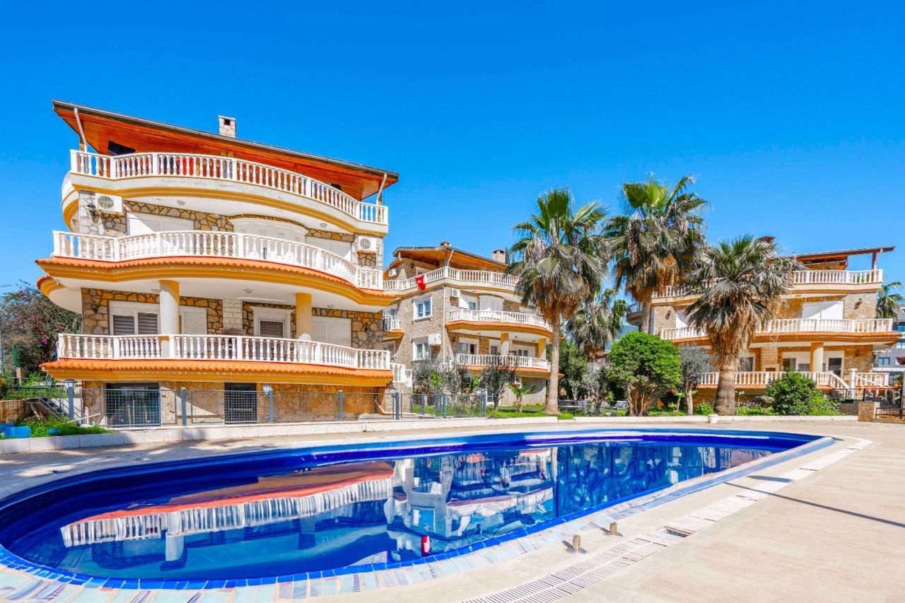Вилла в Алании, Турция, 350 м² - фото 1