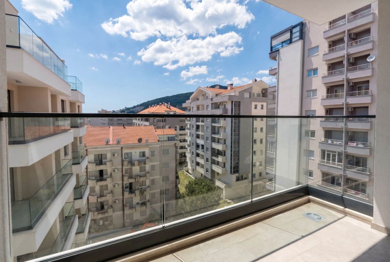 Квартира в Будве, Черногория, 40 м² - фото 2