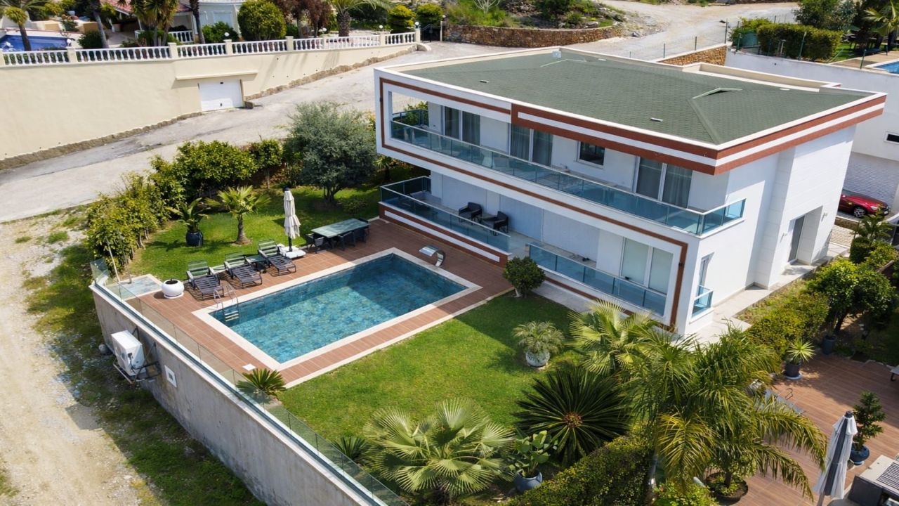 Вилла в Алании, Турция, 300 м² - фото 1