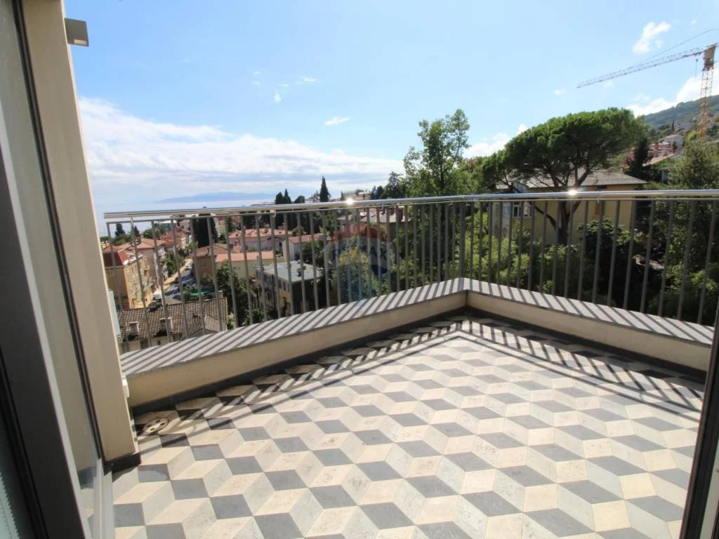 Квартира в Опатии, Хорватия, 130 м² - фото 1