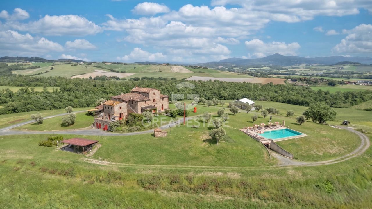 Дом в Монтекатини-Валь-ди-Чечина, Италия, 1 000 м² - фото 1