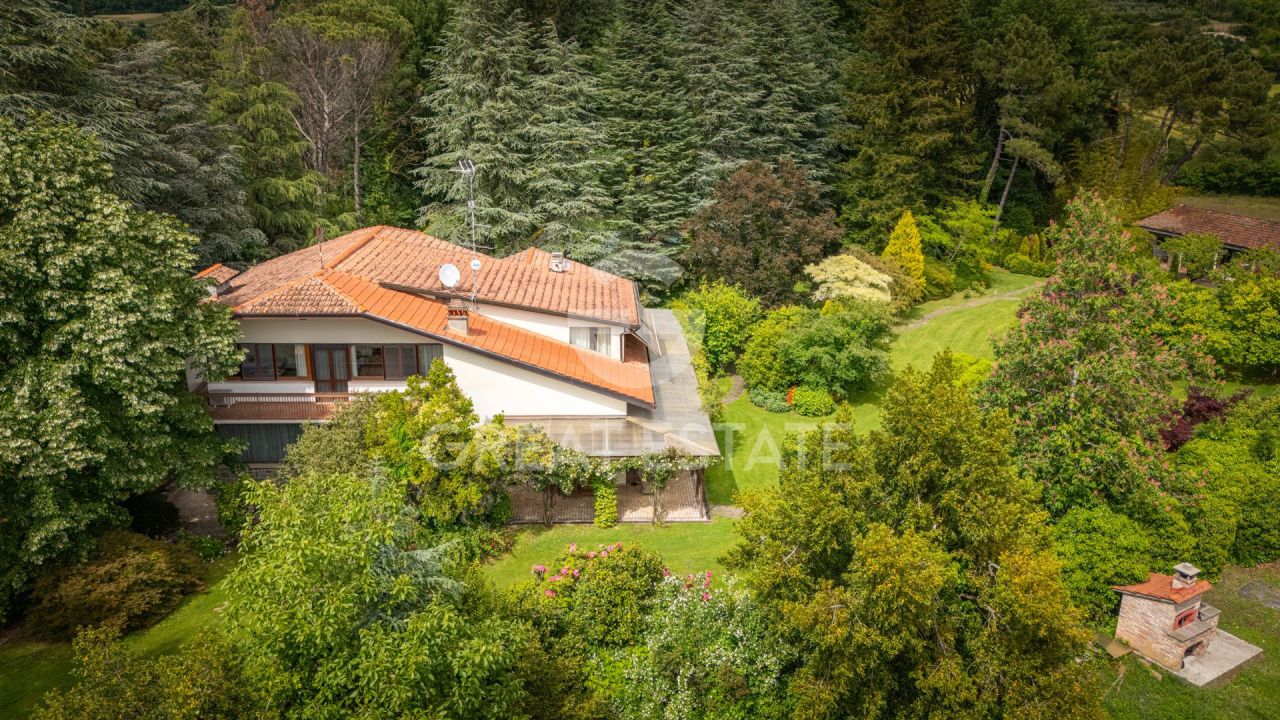 Дом Subbiano, Италия, 482 м² - фото 1