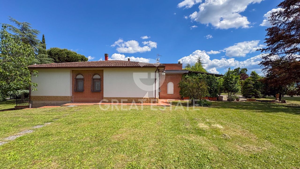 Вилла в Кьюси, Италия, 238.6 м² - фото 3