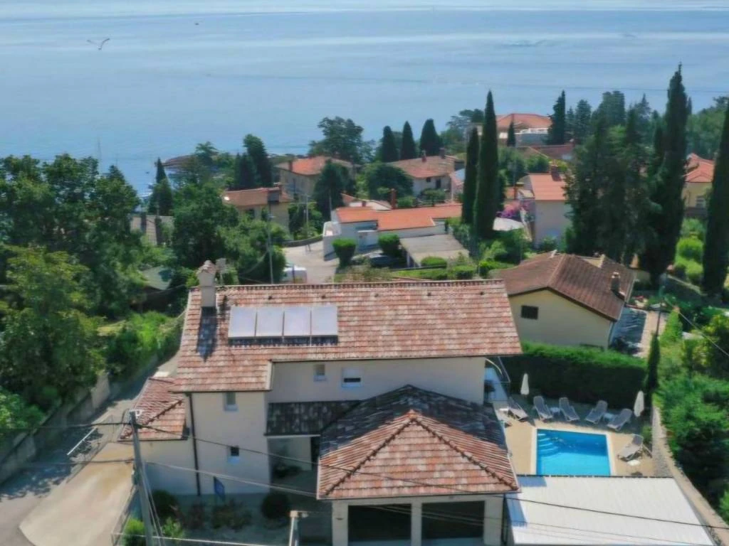 Дом в Опатии, Хорватия, 380 м² - фото 1