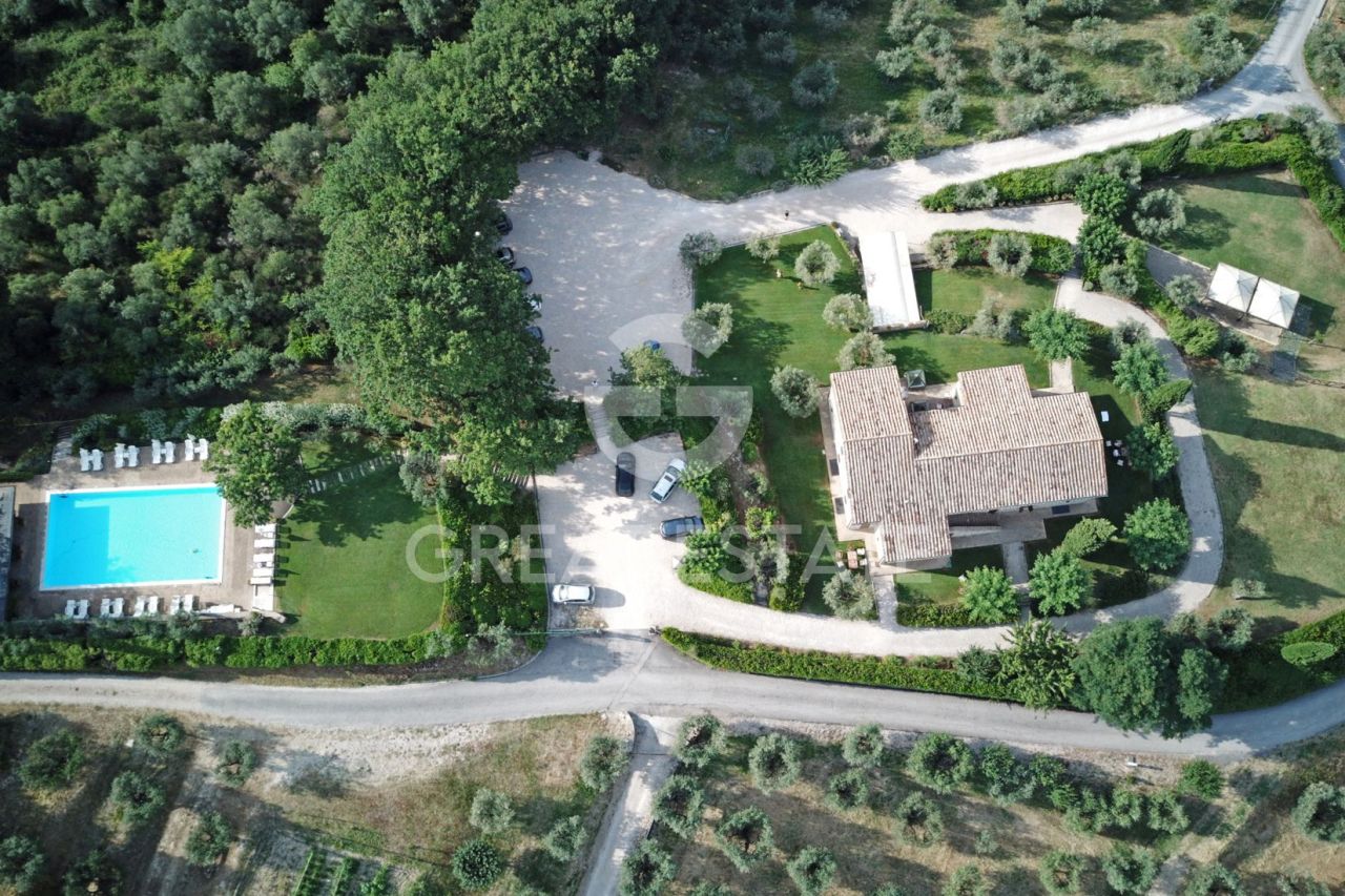 Дом в Ассизи, Италия, 690.8 м² - фото 5
