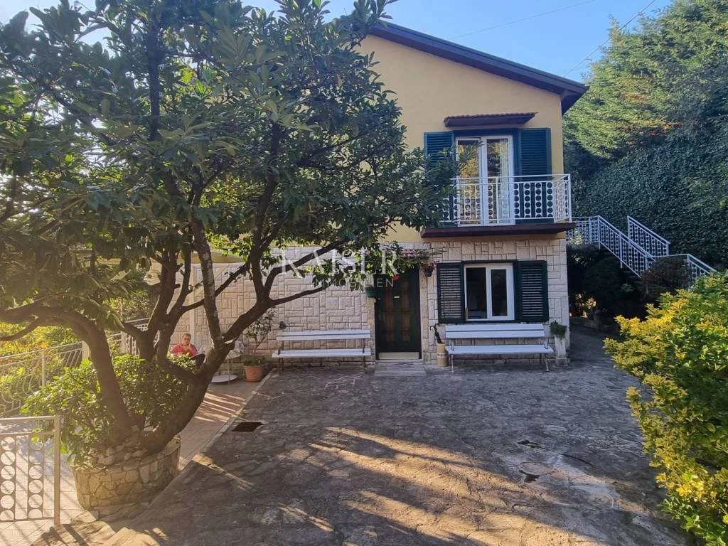 Дом в Опатии, Хорватия, 240 м² - фото 1