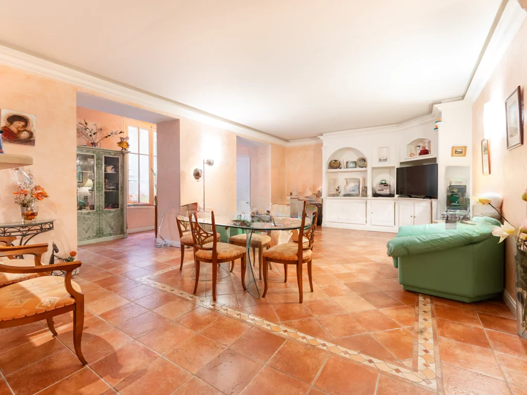 Квартира в Ла-Кондамине, Монако, 105 м² - фото 1